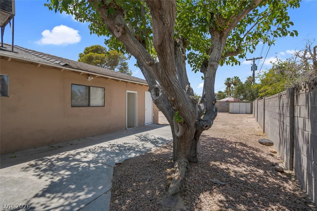 3560 Regents, Las Vegas, NV 89121
