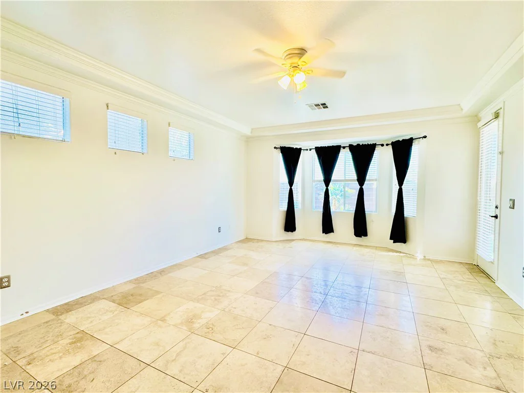 10227 Sunset Gardens, Las Vegas, NV 89135
