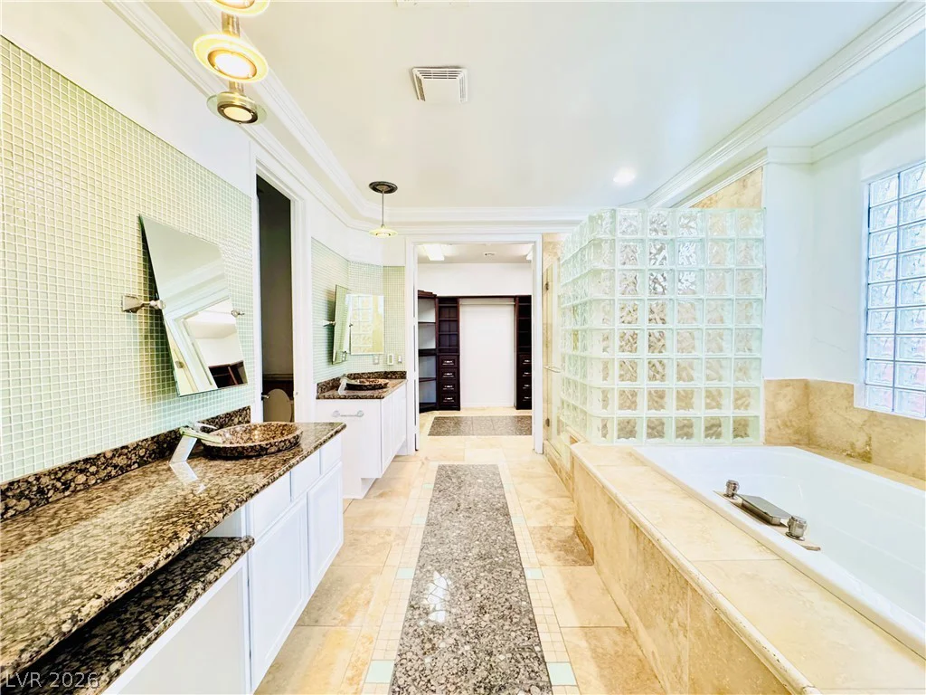 10227 Sunset Gardens, Las Vegas, NV 89135