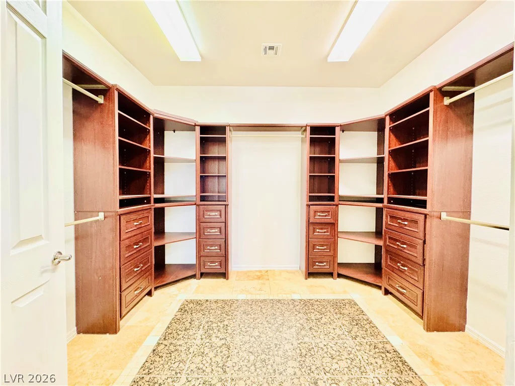 10227 Sunset Gardens, Las Vegas, NV 89135