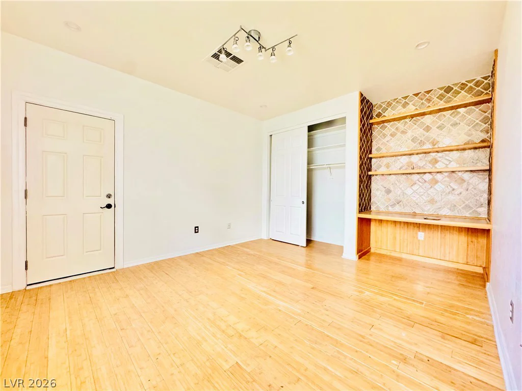 10227 Sunset Gardens, Las Vegas, NV 89135