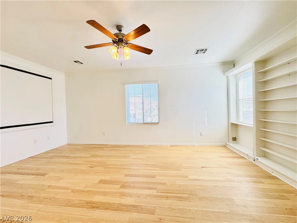 10227 Sunset Gardens, Las Vegas, NV 89135