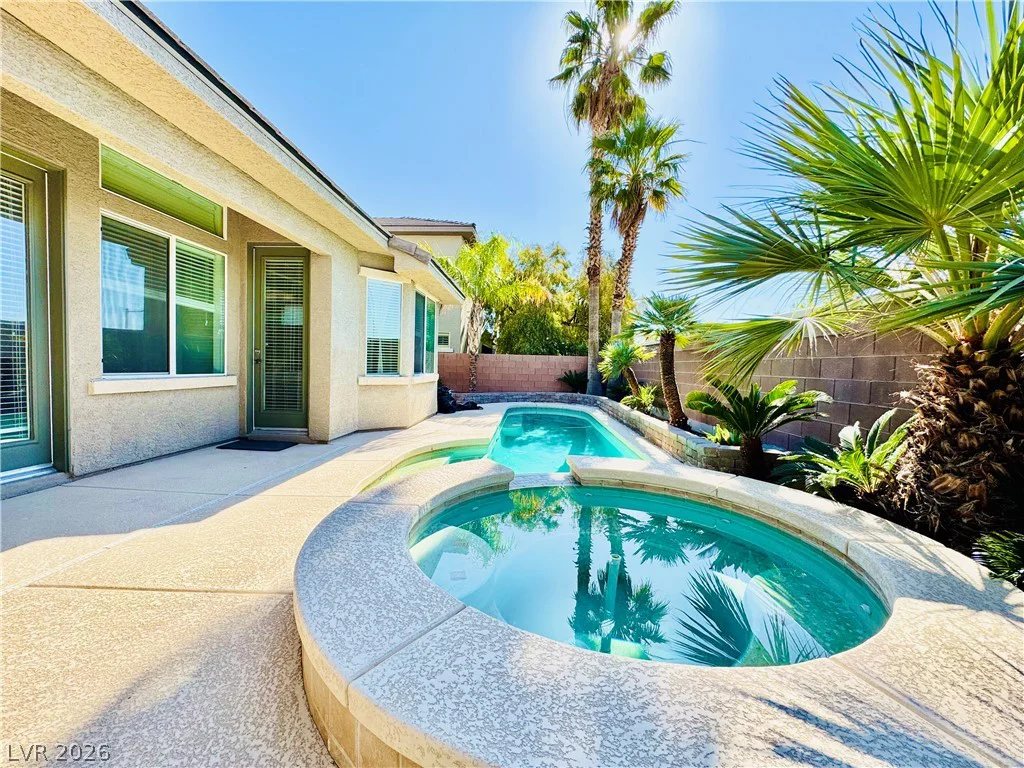 10227 Sunset Gardens, Las Vegas, NV 89135