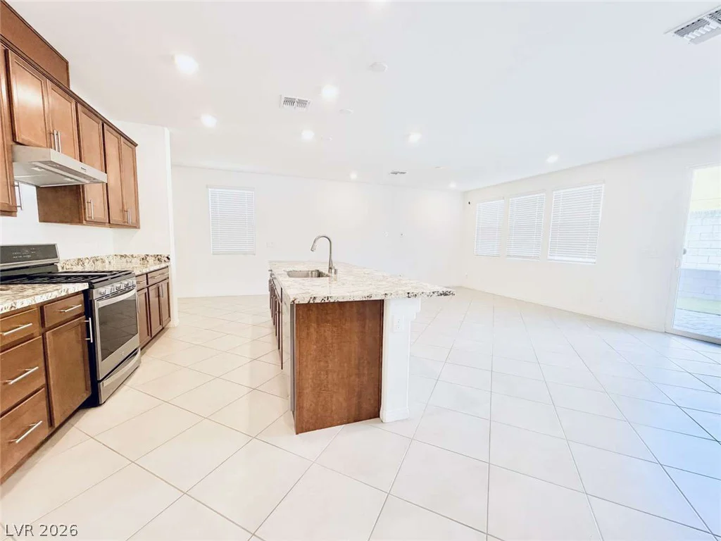 8616 Valley Village, Las Vegas, NV 89113