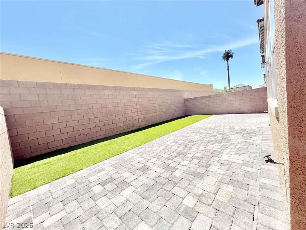 8616 Valley Village, Las Vegas, NV 89113