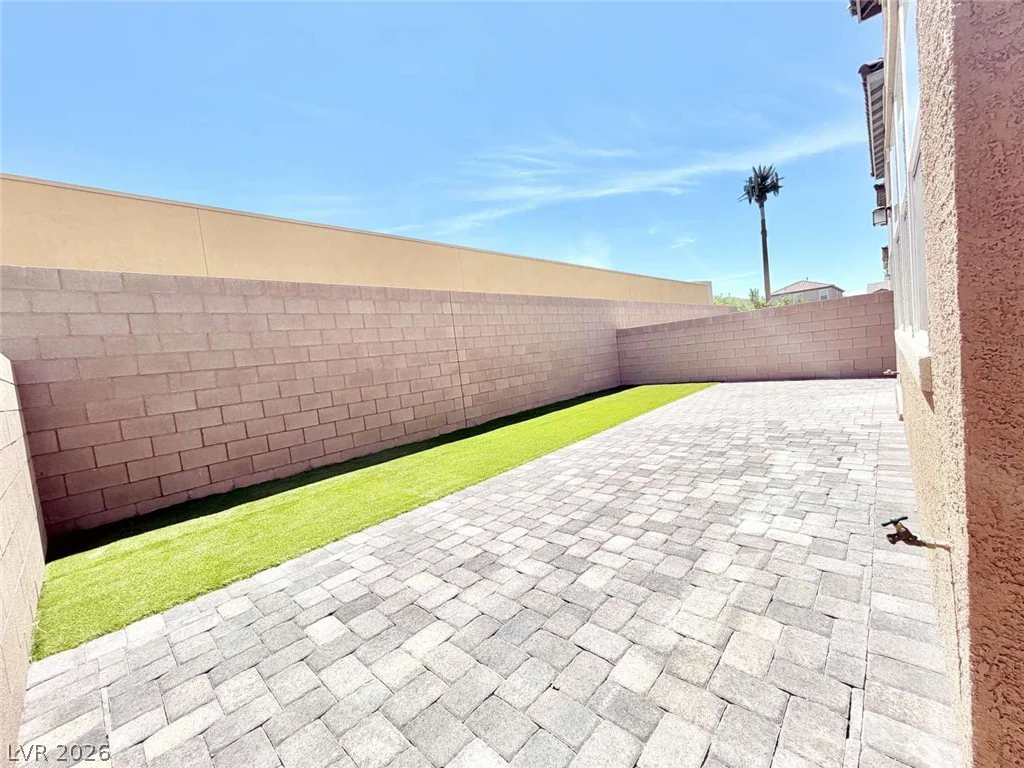8616 Valley Village, Las Vegas, NV 89113