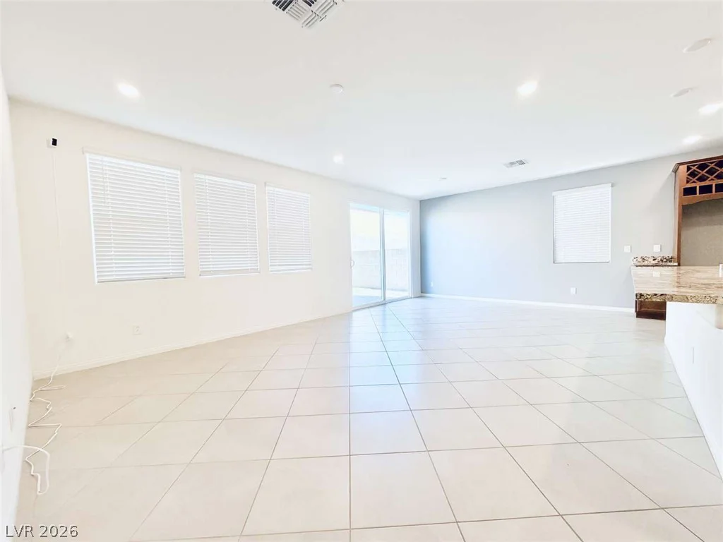 8616 Valley Village, Las Vegas, NV 89113