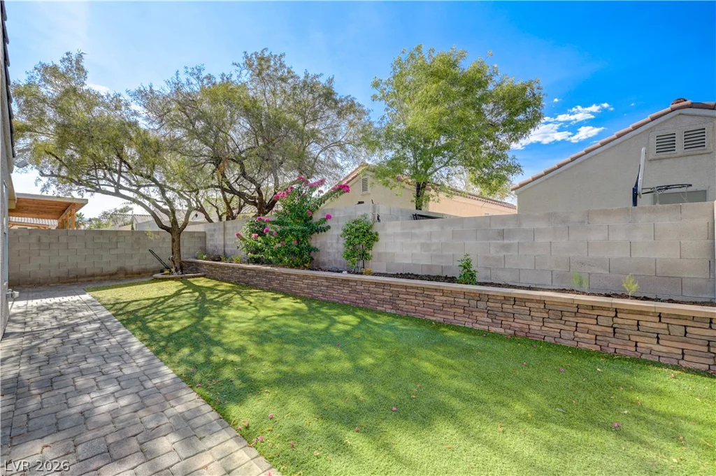 8560 Shady Pines, Las Vegas, NV 89143