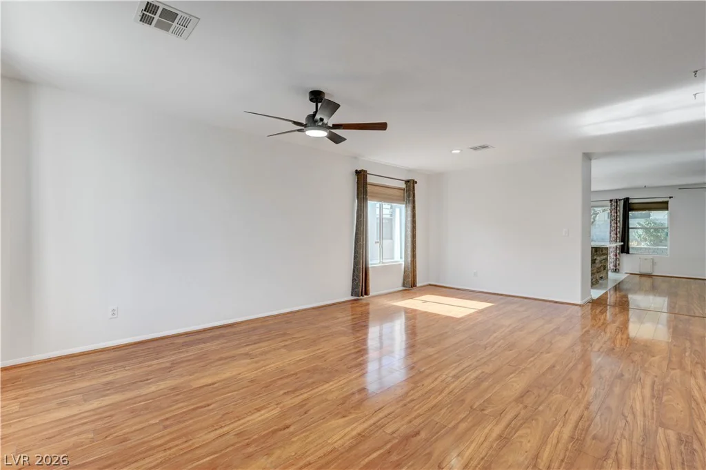 8560 Shady Pines, Las Vegas, NV 89143