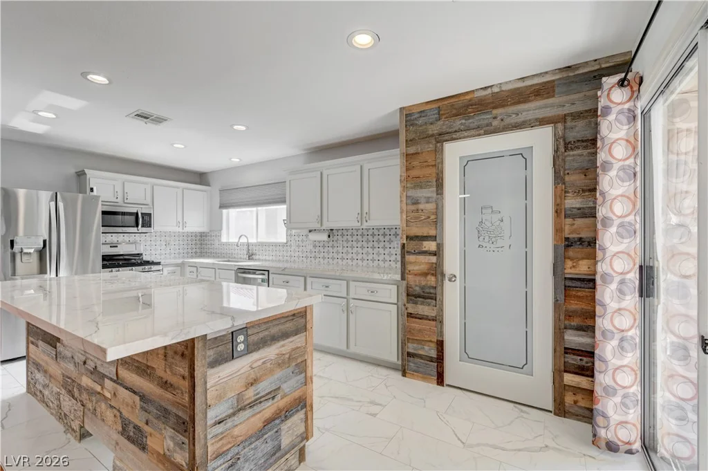 8560 Shady Pines, Las Vegas, NV 89143