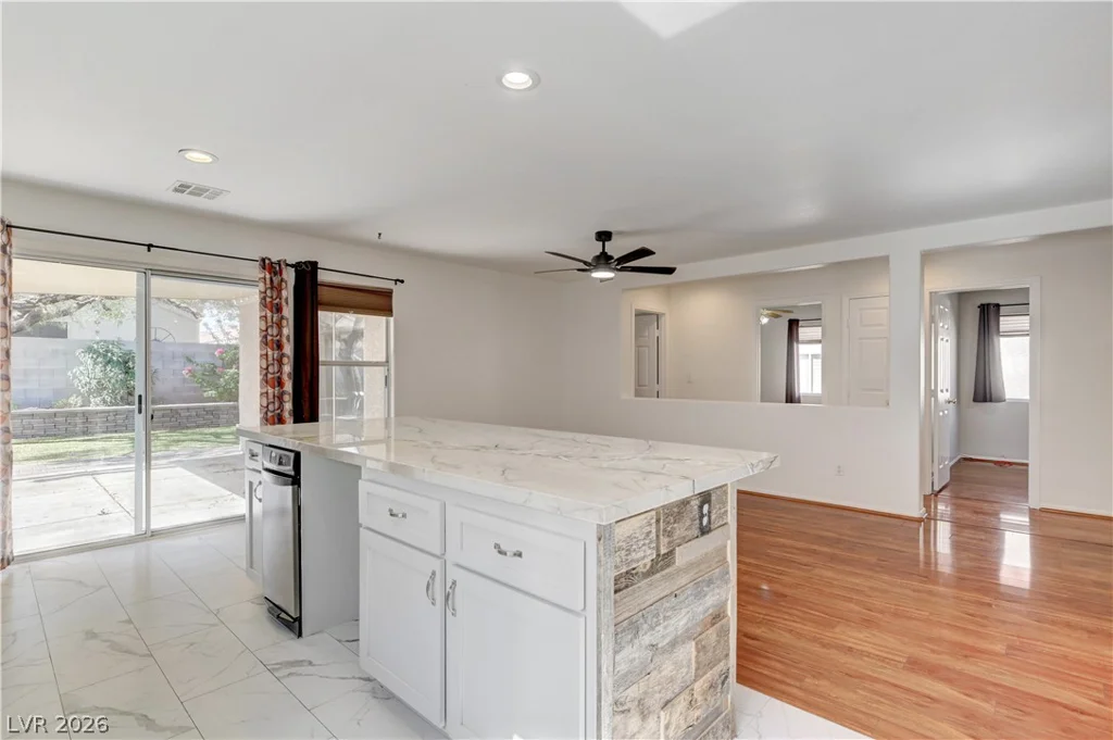 8560 Shady Pines, Las Vegas, NV 89143