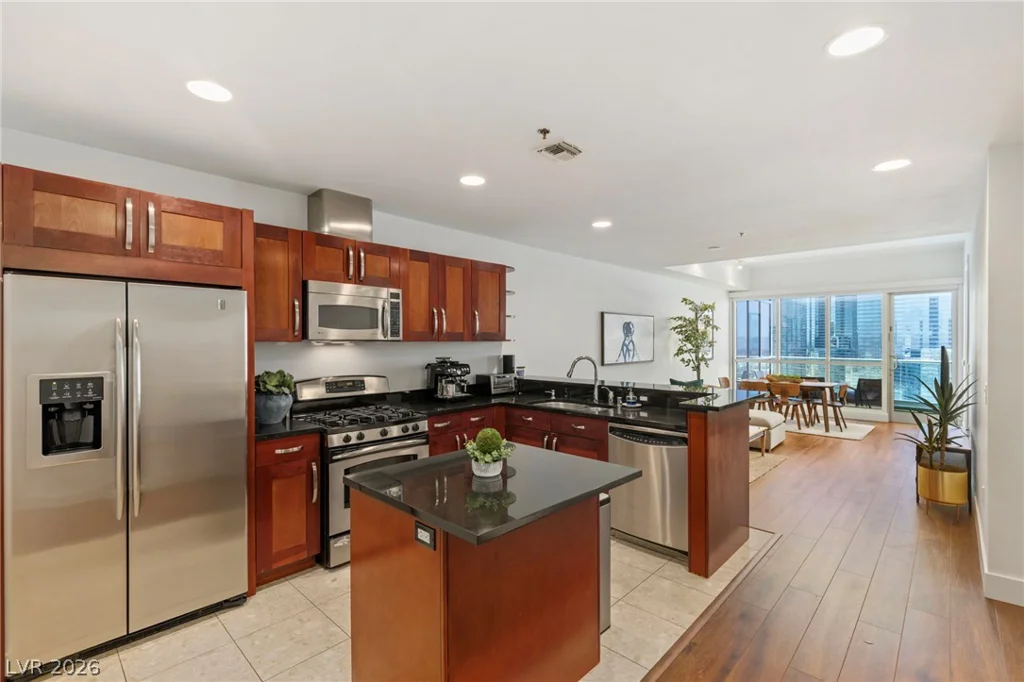4525 Dean Martin, Las Vegas, NV 89103