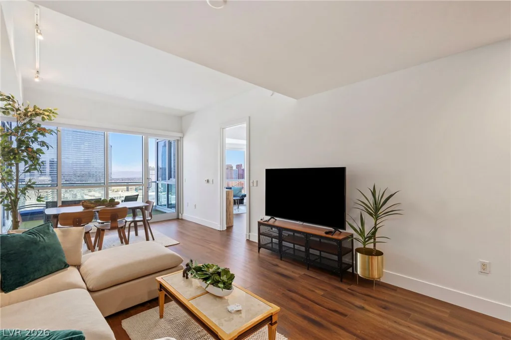 4525 Dean Martin, Las Vegas, NV 89103