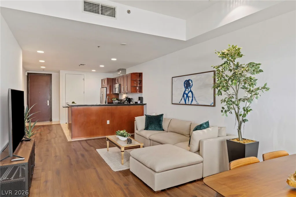 4525 Dean Martin, Las Vegas, NV 89103