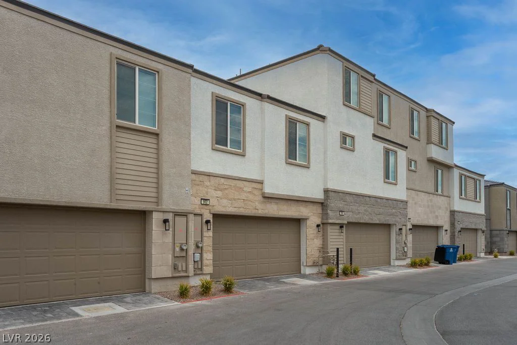 902 Bronzite, Henderson, NV 89011