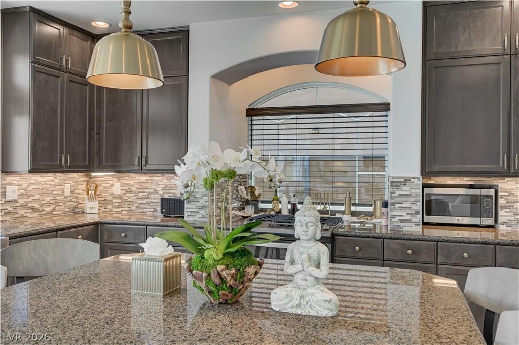 9758 Hawk Crest, Las Vegas, NV 89141