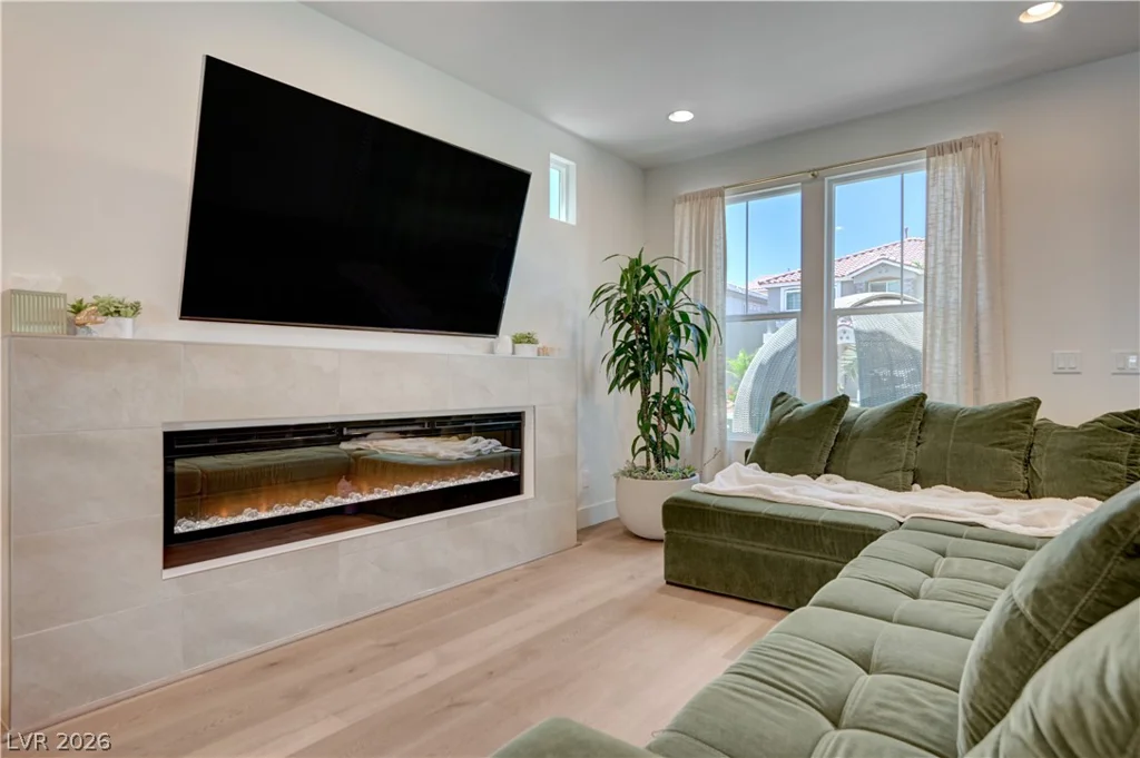 9758 Hawk Crest, Las Vegas, NV 89141