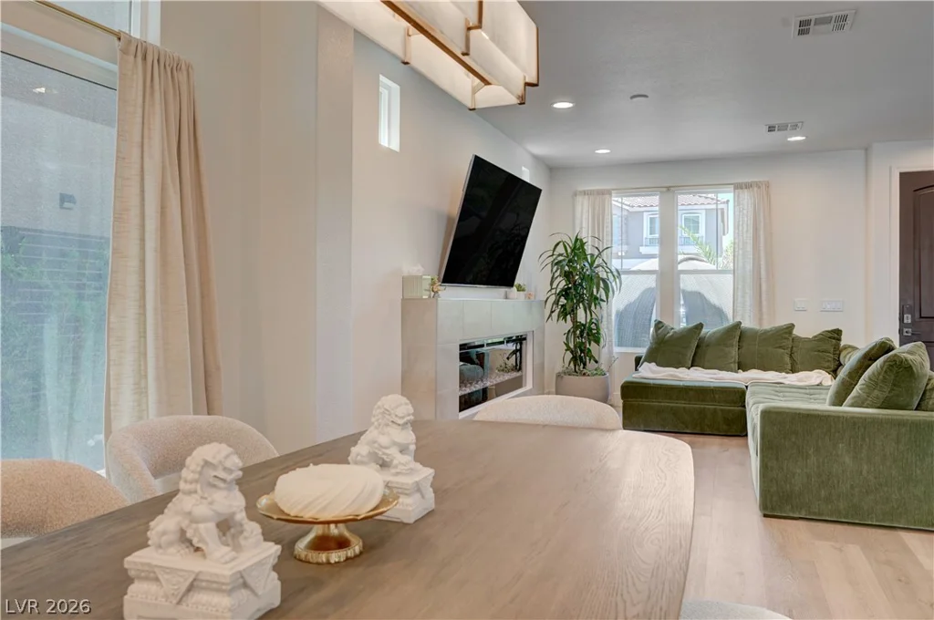 9758 Hawk Crest, Las Vegas, NV 89141