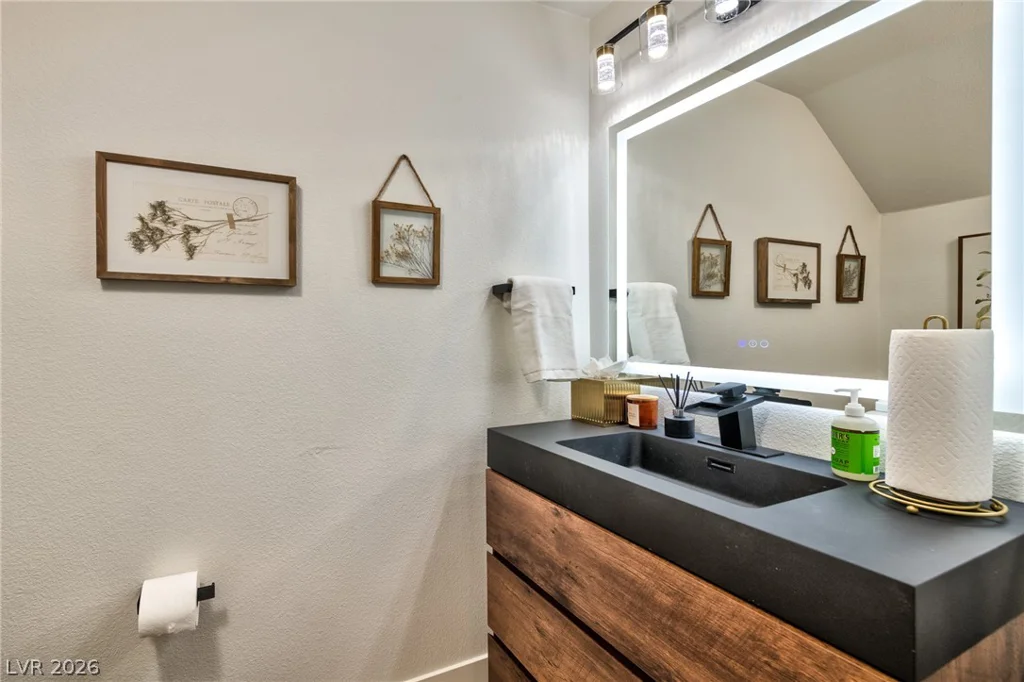 9758 Hawk Crest, Las Vegas, NV 89141