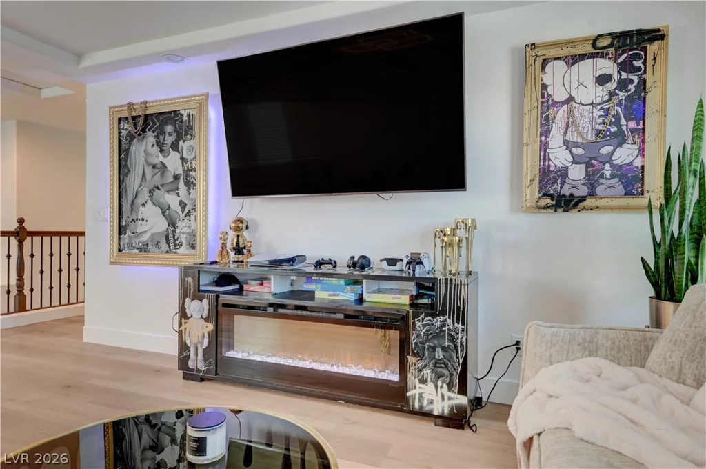 9758 Hawk Crest, Las Vegas, NV 89141