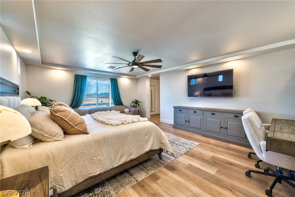 9758 Hawk Crest, Las Vegas, NV 89141