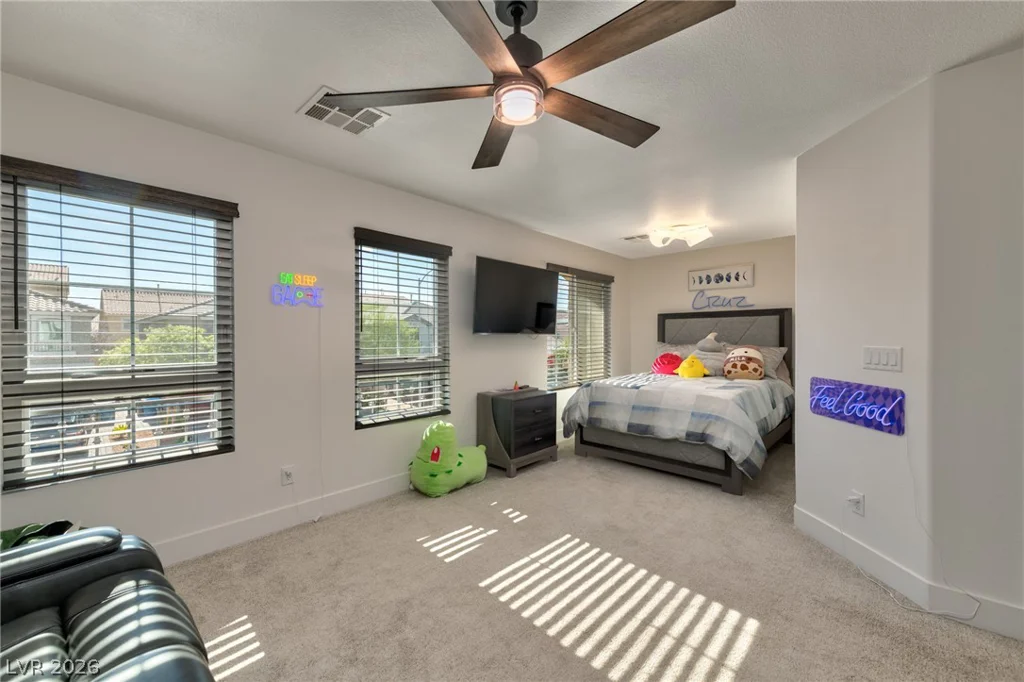 9758 Hawk Crest, Las Vegas, NV 89141