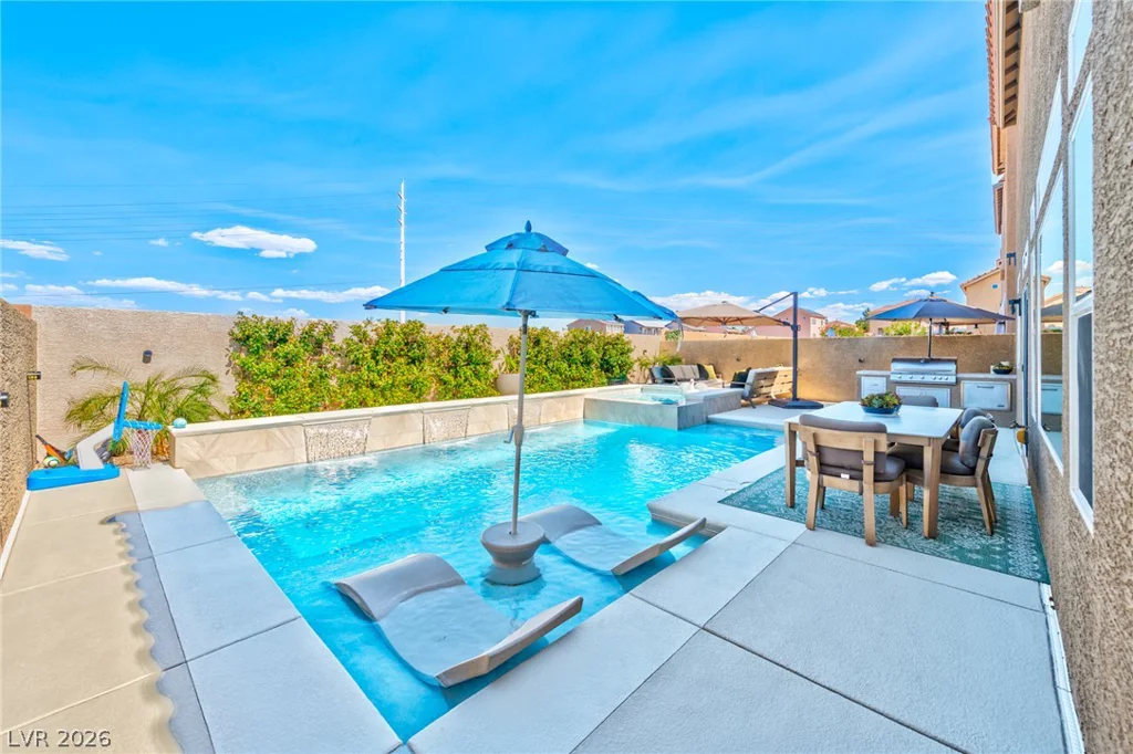 9758 Hawk Crest, Las Vegas, NV 89141