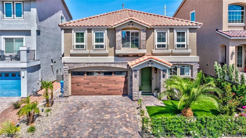 9758 Hawk Crest, Las Vegas, NV 89141