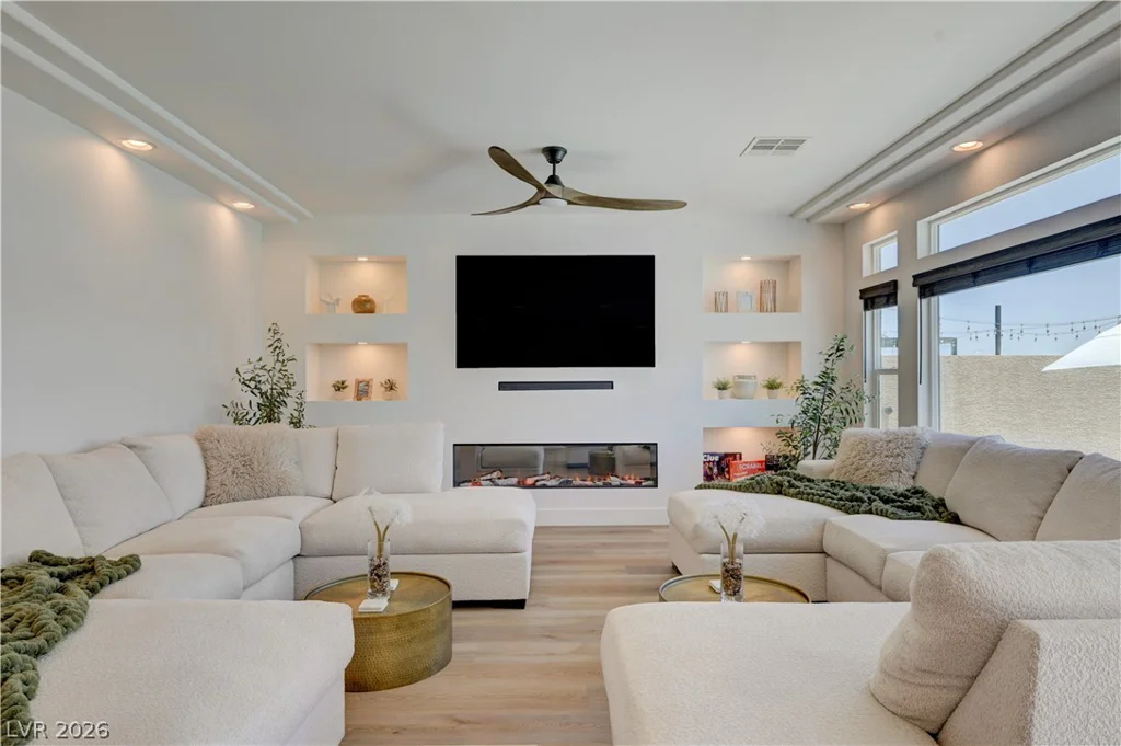 9758 Hawk Crest, Las Vegas, NV 89141