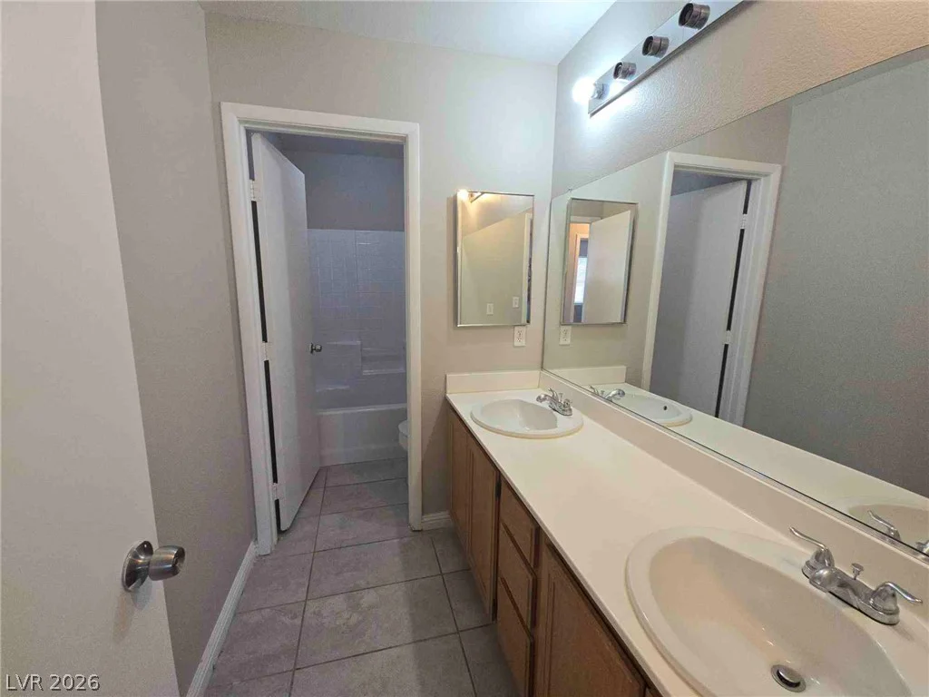 5930 Springmist, North Las Vegas, NV 89031