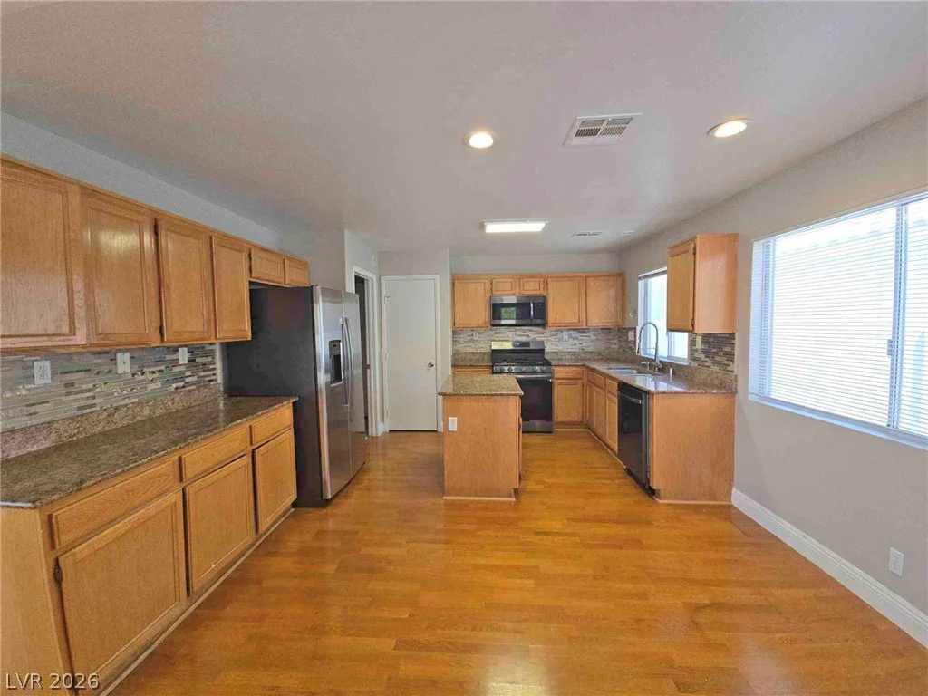 5930 Springmist, North Las Vegas, NV 89031
