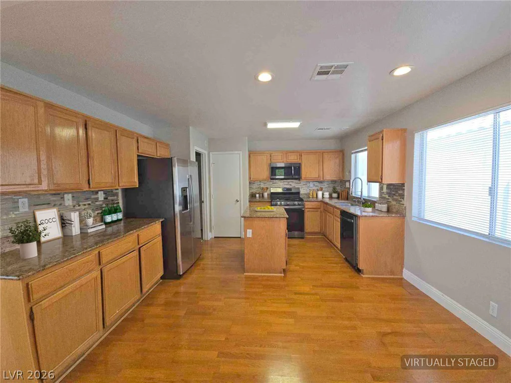 5930 Springmist, North Las Vegas, NV 89031