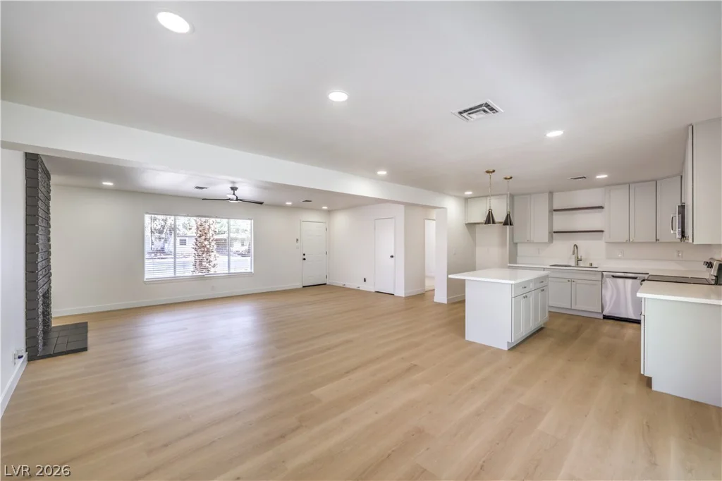 5913 Alta, Las Vegas, NV 89107