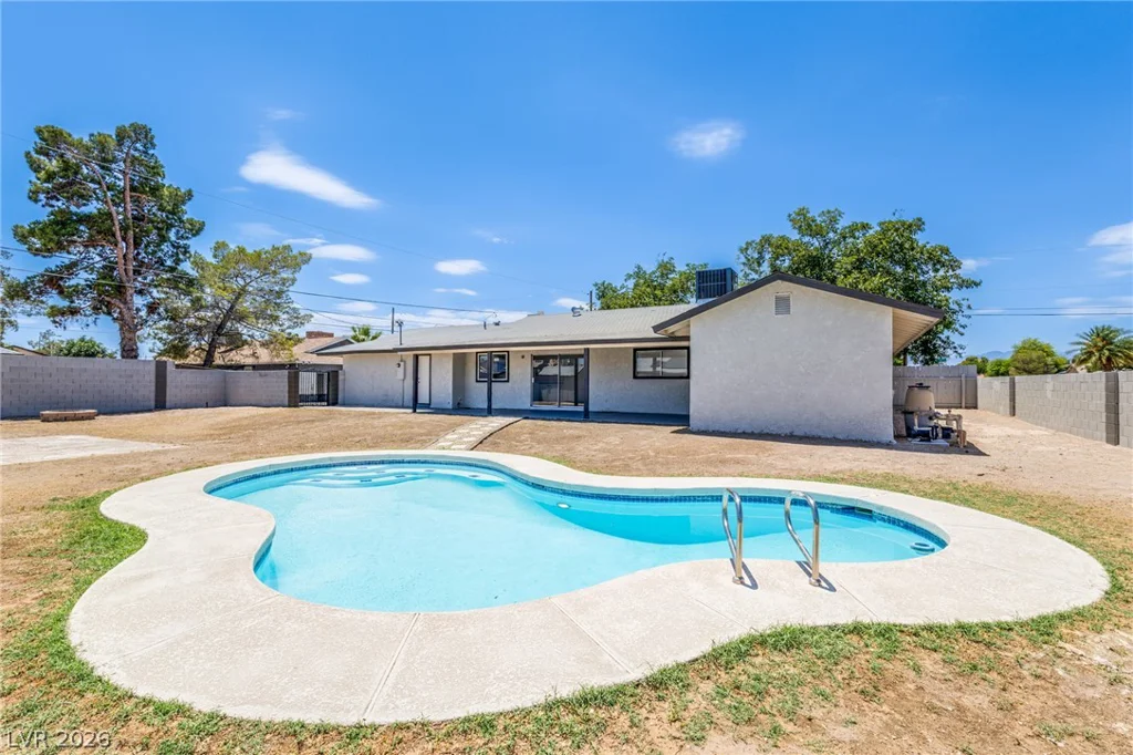 4715 Idaho, Las Vegas, NV 89104