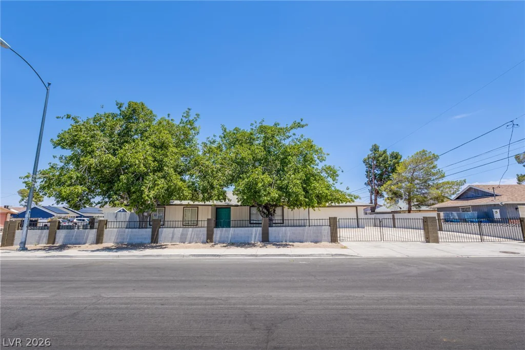 4715 Idaho, Las Vegas, NV 89104