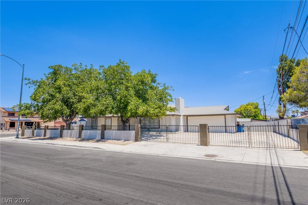 4715 Idaho, Las Vegas, NV 89104