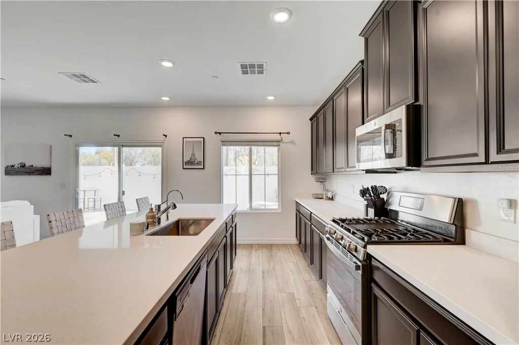 7204 Decatur, Las Vegas, NV 89131