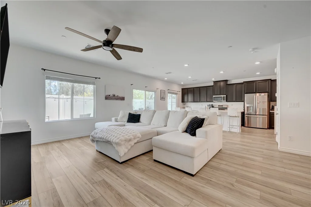7204 Decatur, Las Vegas, NV 89131