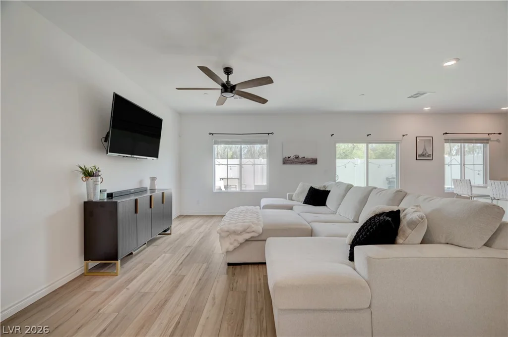 7204 Decatur, Las Vegas, NV 89131