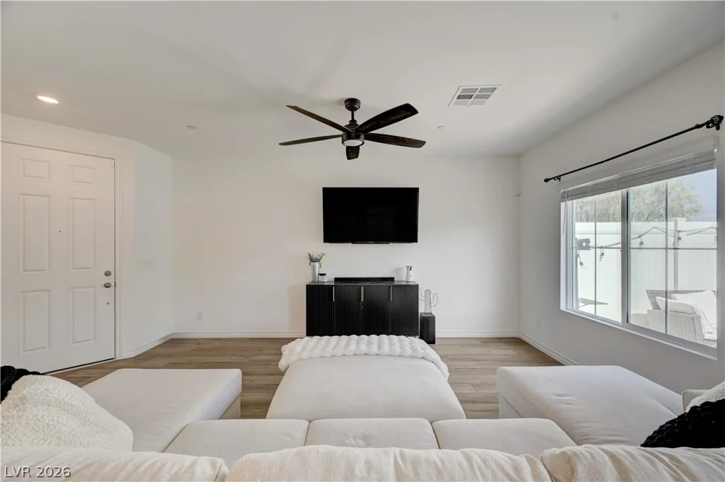 7204 Decatur, Las Vegas, NV 89131