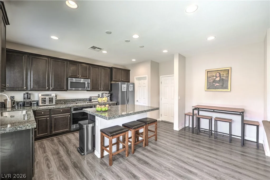 8025 Ancient Oaks, Las Vegas, NV 89113