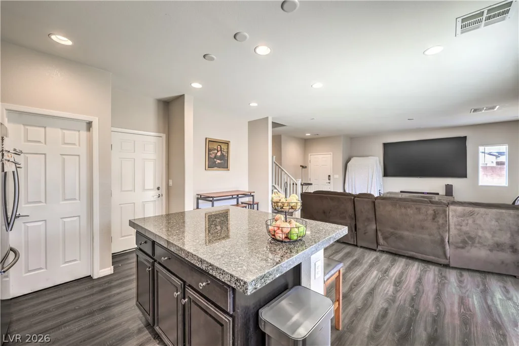 8025 Ancient Oaks, Las Vegas, NV 89113