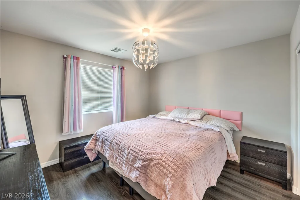 8025 Ancient Oaks, Las Vegas, NV 89113