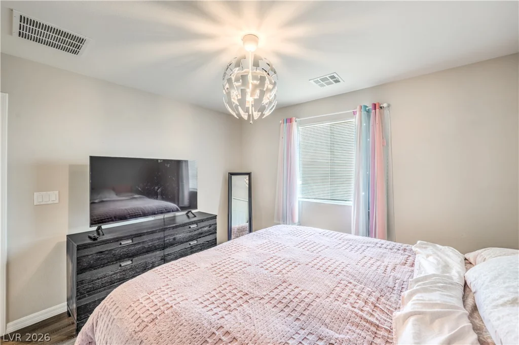 8025 Ancient Oaks, Las Vegas, NV 89113