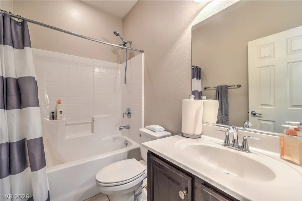 8025 Ancient Oaks, Las Vegas, NV 89113