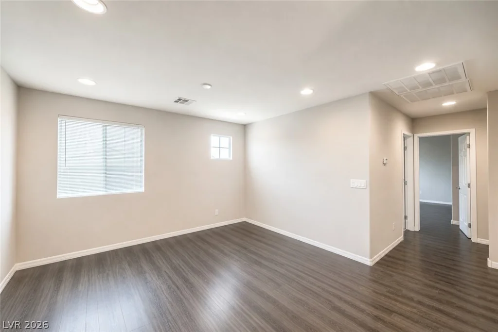 8025 Ancient Oaks, Las Vegas, NV 89113