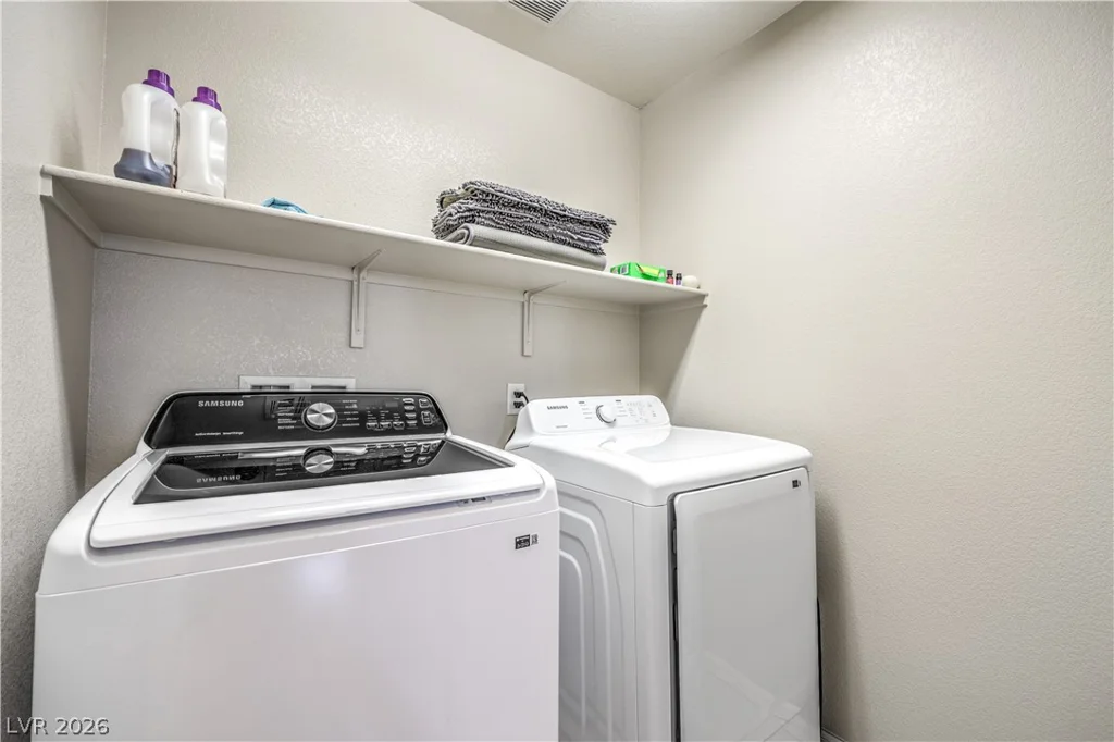 8025 Ancient Oaks, Las Vegas, NV 89113