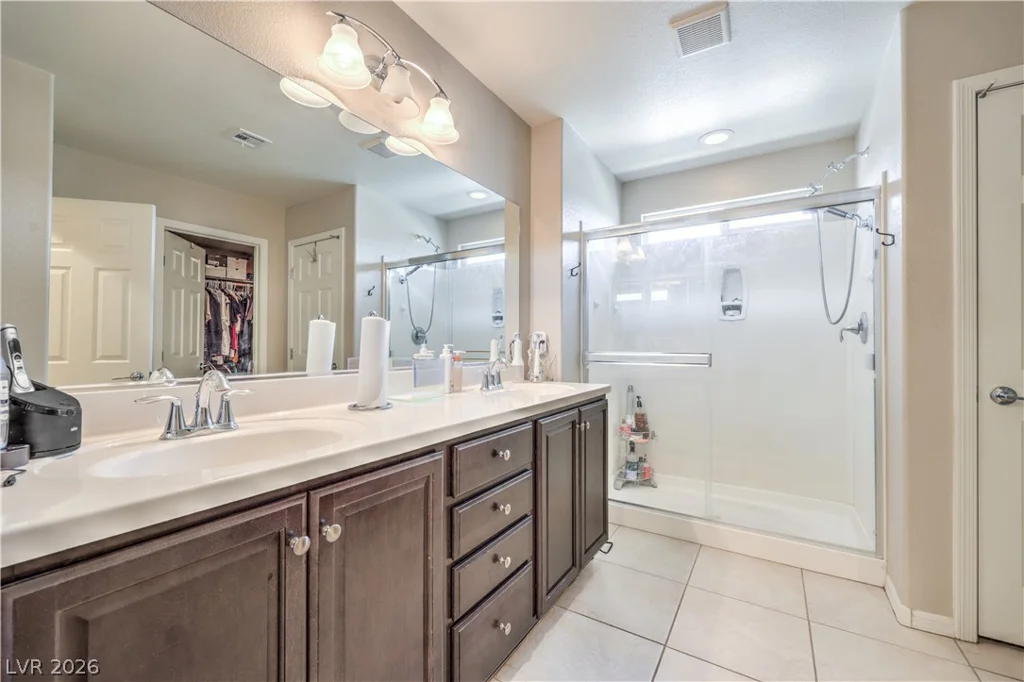 8025 Ancient Oaks, Las Vegas, NV 89113