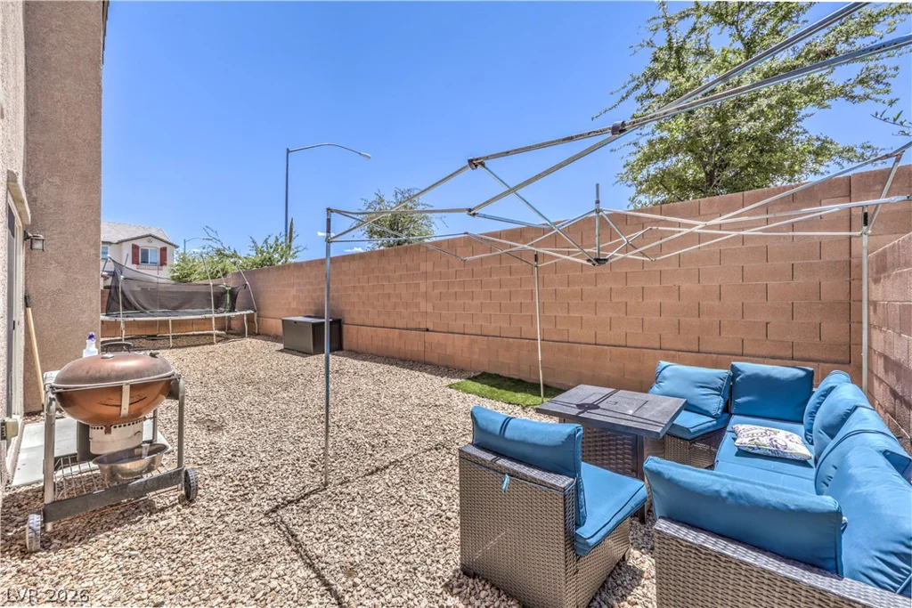8025 Ancient Oaks, Las Vegas, NV 89113