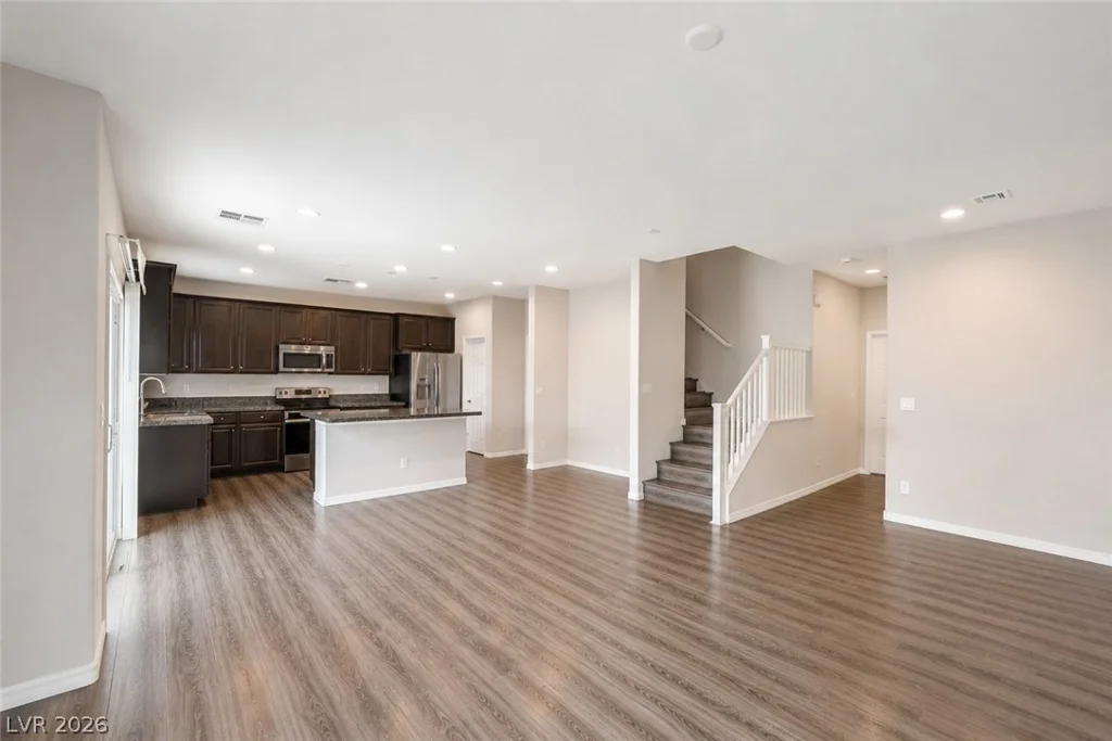 8025 Ancient Oaks, Las Vegas, NV 89113